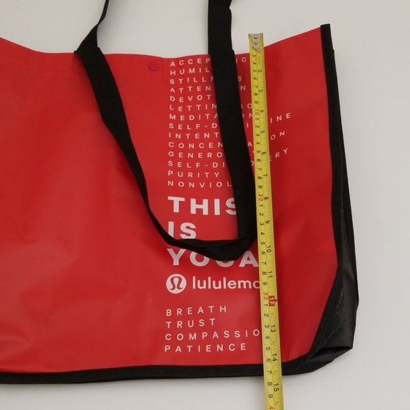 10 Lululemon Medium Shopping Bag - Picture 3 of 3